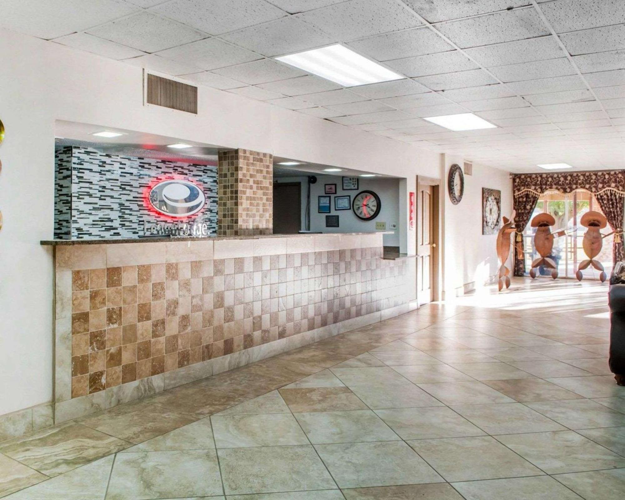 Econo Lodge Carlsbad Caverns Area Exterior photo